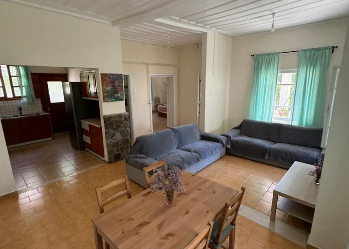 90M2 2 Bedroom Apartment In Myrina Center - Port Of Myrina